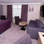 Отель Treacys West County Conference And Leisure Centre Эннис