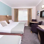 Отель Treacys West County Conference And Leisure Centre