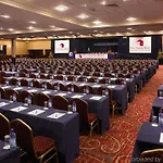 Отель Treacys West County Conference And Leisure Centre