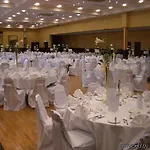 Отель Treacys West County Conference And Leisure Centre 3*