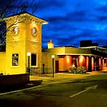 Отель Treacys West County Conference And Leisure Centre 3*