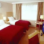 Treacys West County Conference And Leisure Centre Отель Эннис