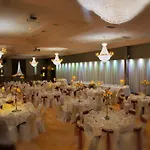 Treacys West County Conference And Leisure Centre 3* اينيس