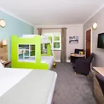 Отель Treacys West County Conference And Leisure Centre