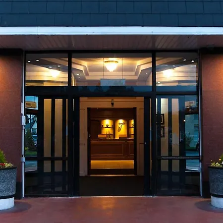 Hotel Treacys West County Conference And Leisure Centre 3*