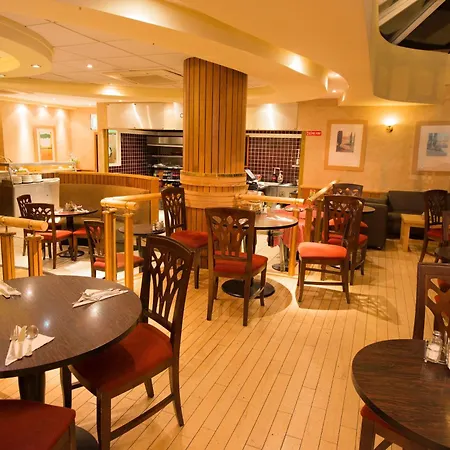 Hotel Treacys West County Conference And Leisure Centre 3*