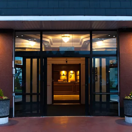 酒店 特利斯西县会议和休闲中心酒店 恩尼斯