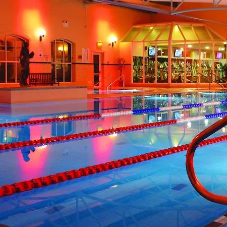Otel Treacys West County Conference And Leisure Centre