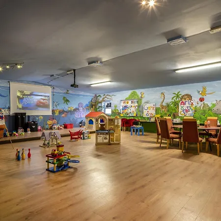 Hotell Treacys West County Conference And Leisure Centre 3*