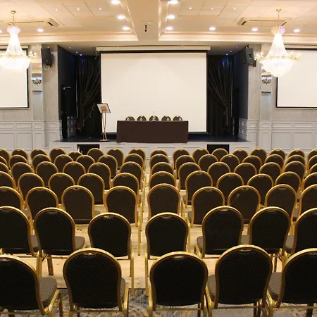 Treacys West County Conference And Leisure Centre Ennis