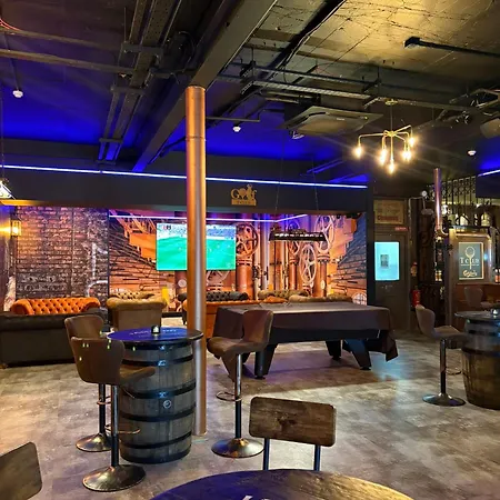 特利斯西县会议和休闲中心酒店 酒店 恩尼斯