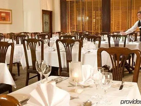 特利斯西县会议和休闲中心酒店 酒店 恩尼斯