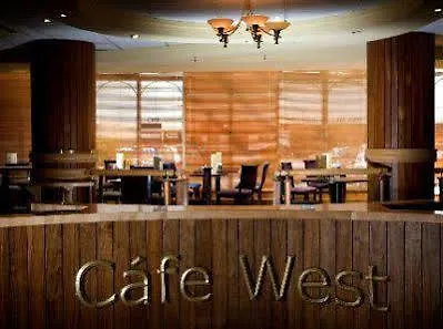特利斯西县会议和休闲中心酒店 酒店 恩尼斯