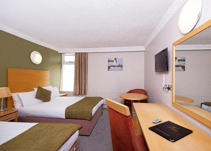 Hotel Treacys West County Conference And Leisure Centre 3*